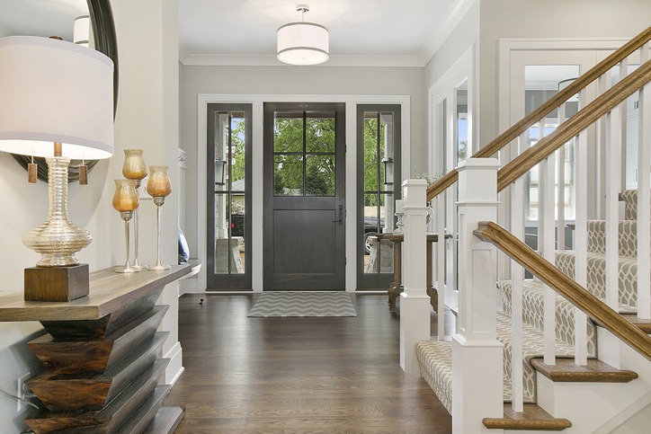How Can Paint Improve the Look of Your Foyer?