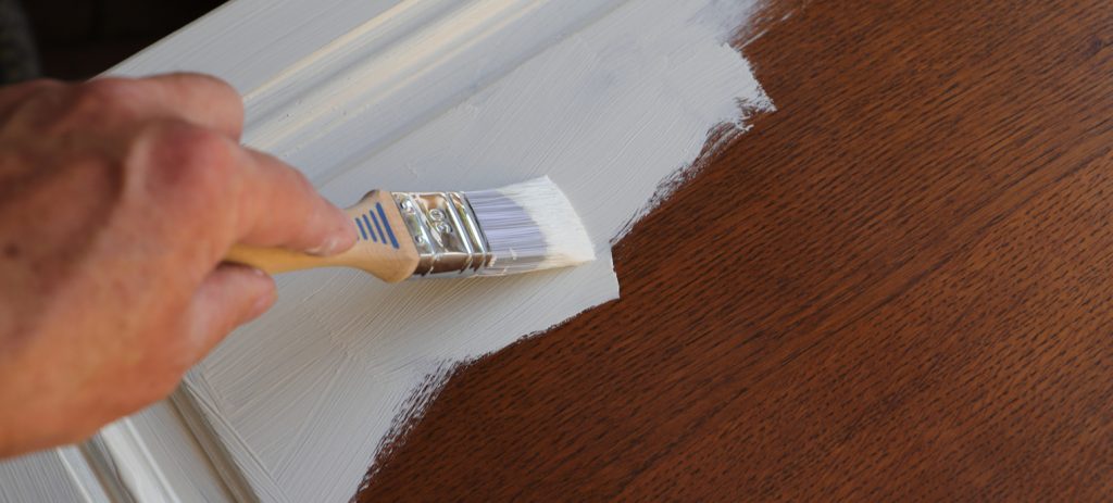 Benefits of Cabinet Refinishing and Repainting