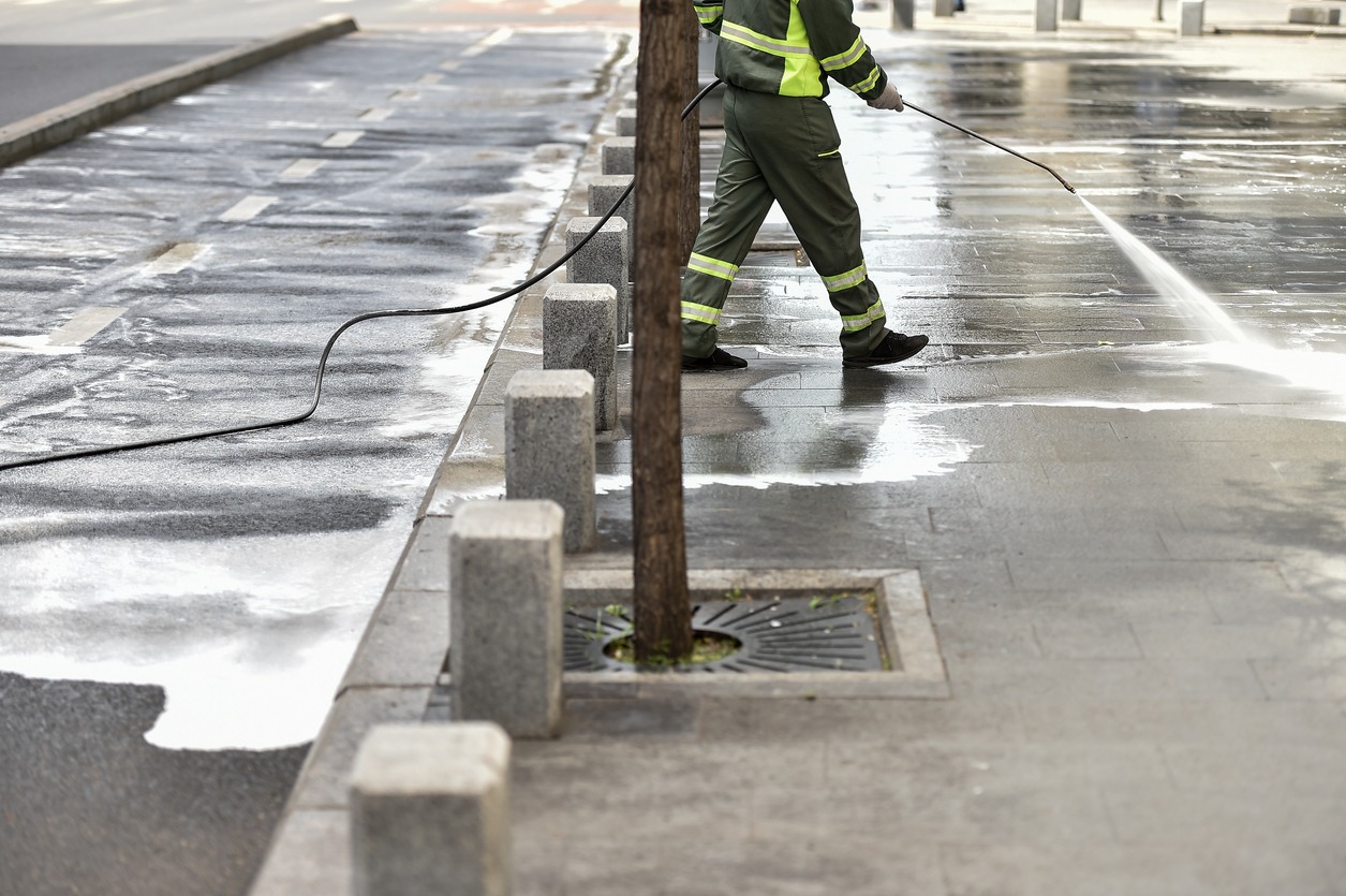Common Applications of Pressure Washing for Businesses
